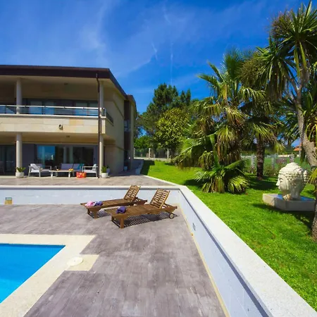 Feriehus In Sanxenxo With Sea View & Pool