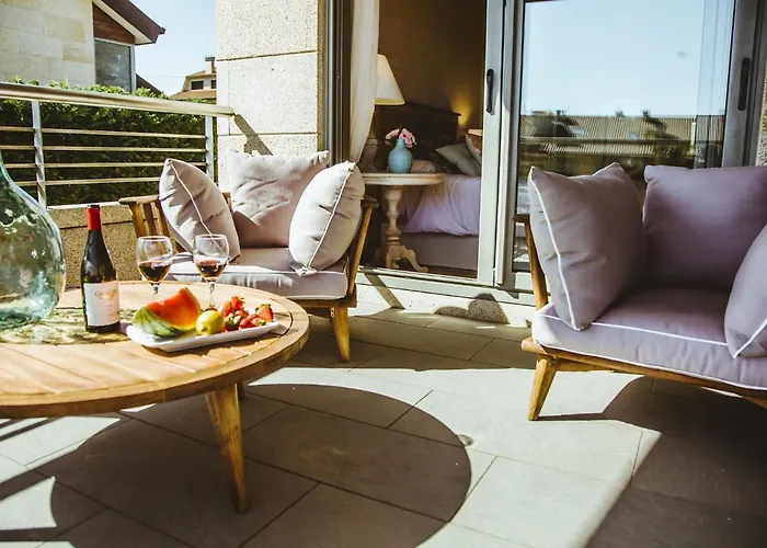 Hébergement de vacances In Sanxenxo With Sea View & Pool