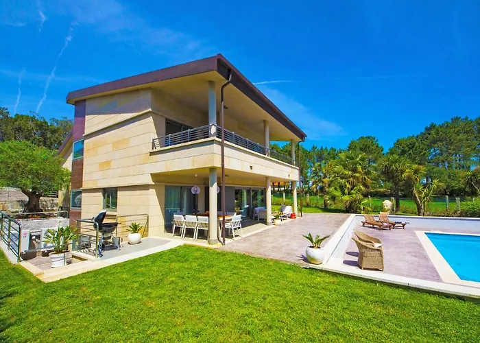 In Sanxenxo With Sea View & Pool *