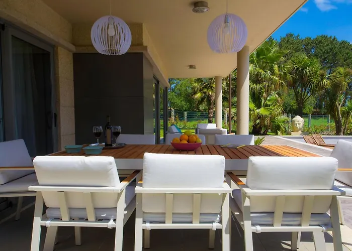 In Sanxenxo With Sea View & Pool Hébergement de vacances